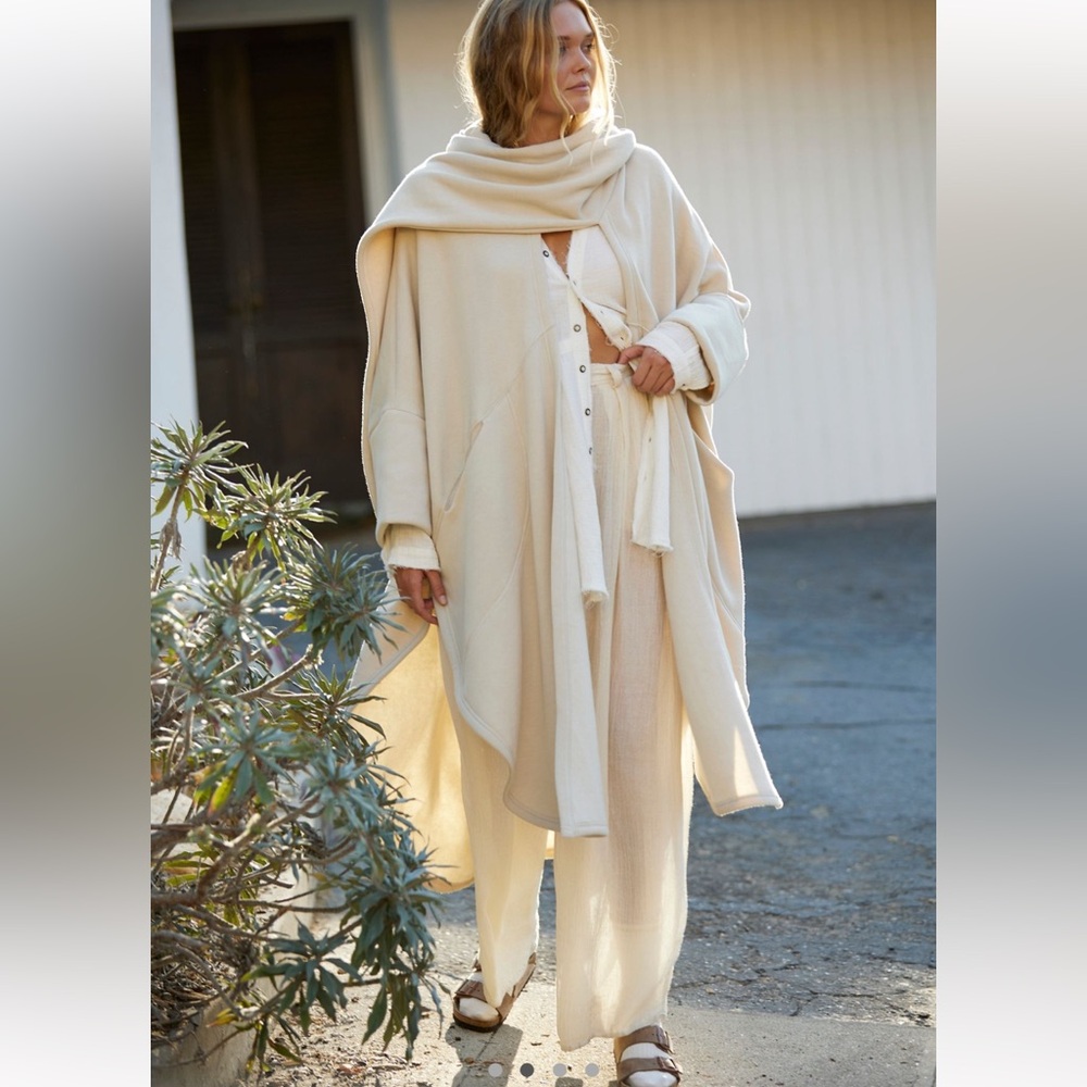 FREE PEOPLE NWT Cozy Beige Oversized Cardigan